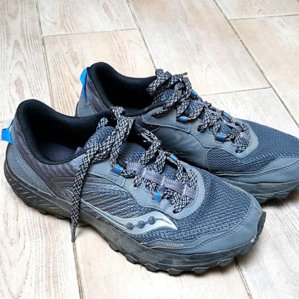 Saucony trail runners size 9.5